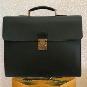Authentic LV Green Taiga Laguito Briefcase 💼